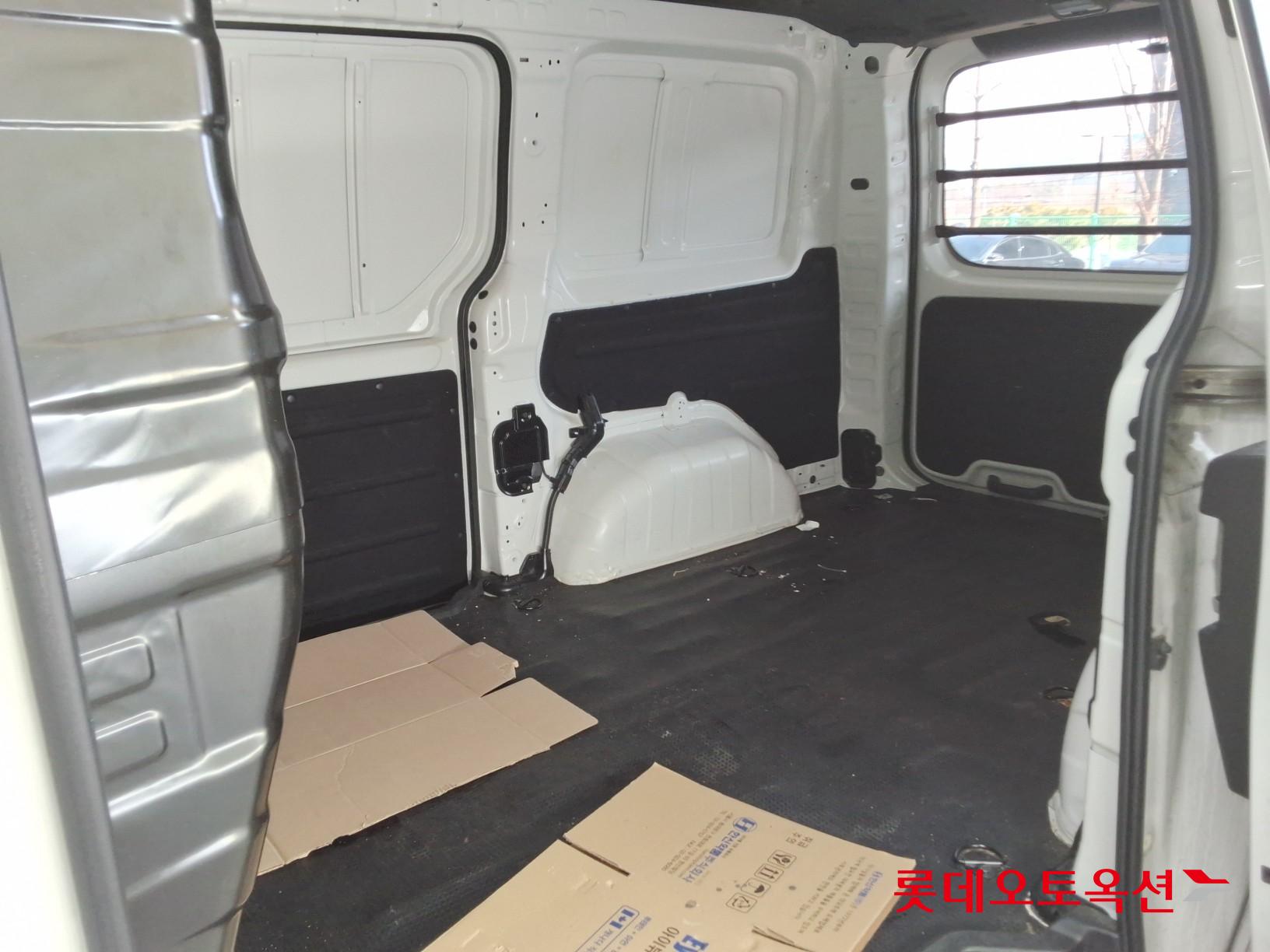 هيونداي ستاريا 2023 - صورة 36