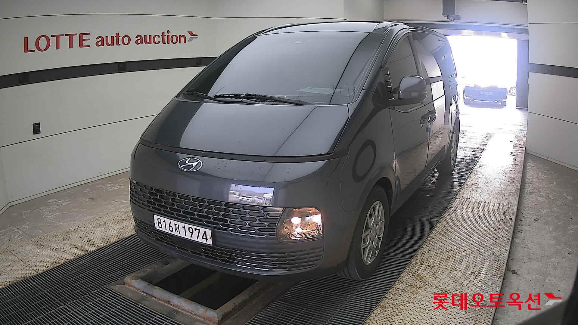 هيونداي ستاريا 2022 - صورة 10