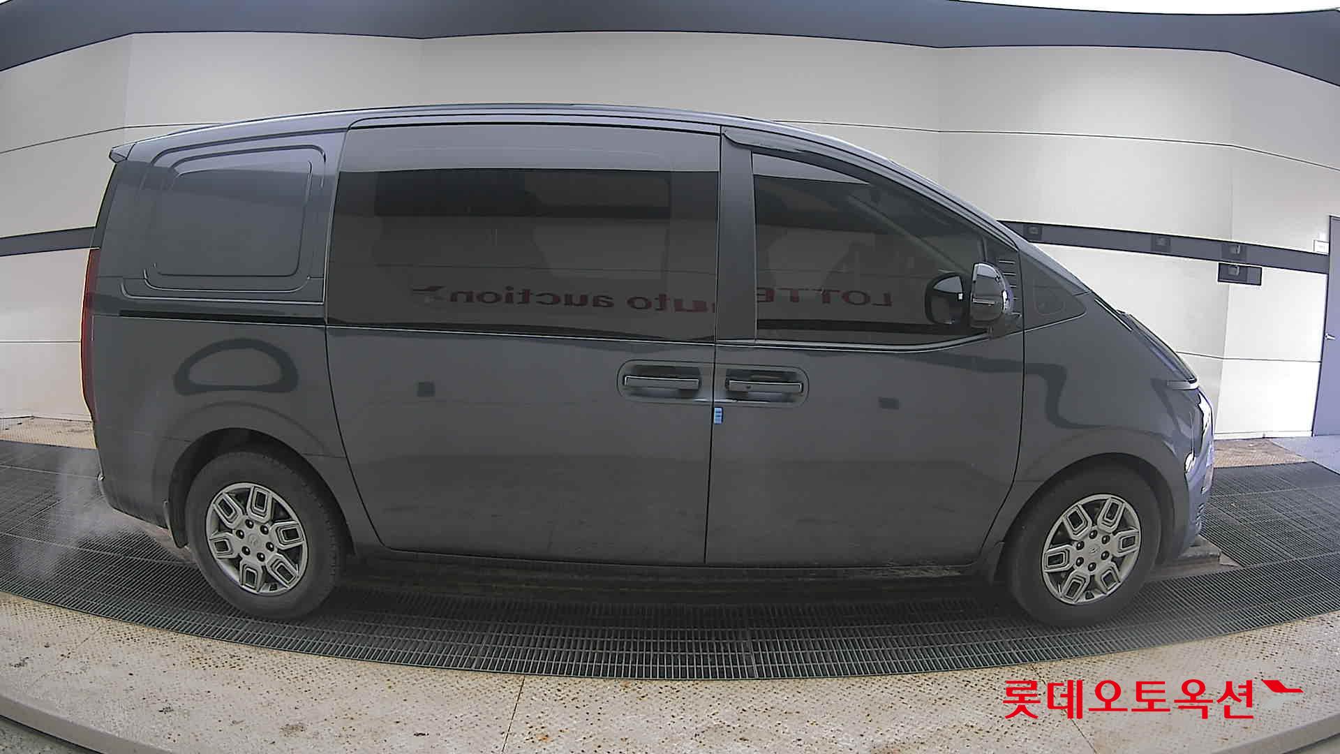 هيونداي ستاريا 2022 - صورة 21