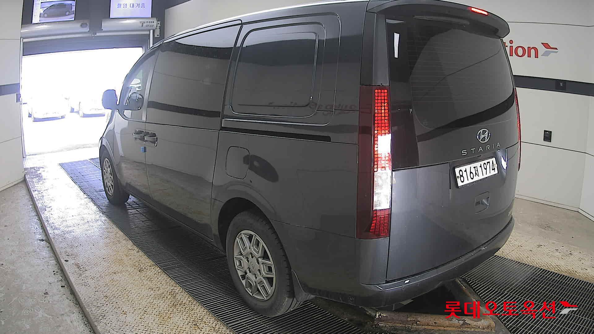 هيونداي ستاريا 2022 - صورة 4