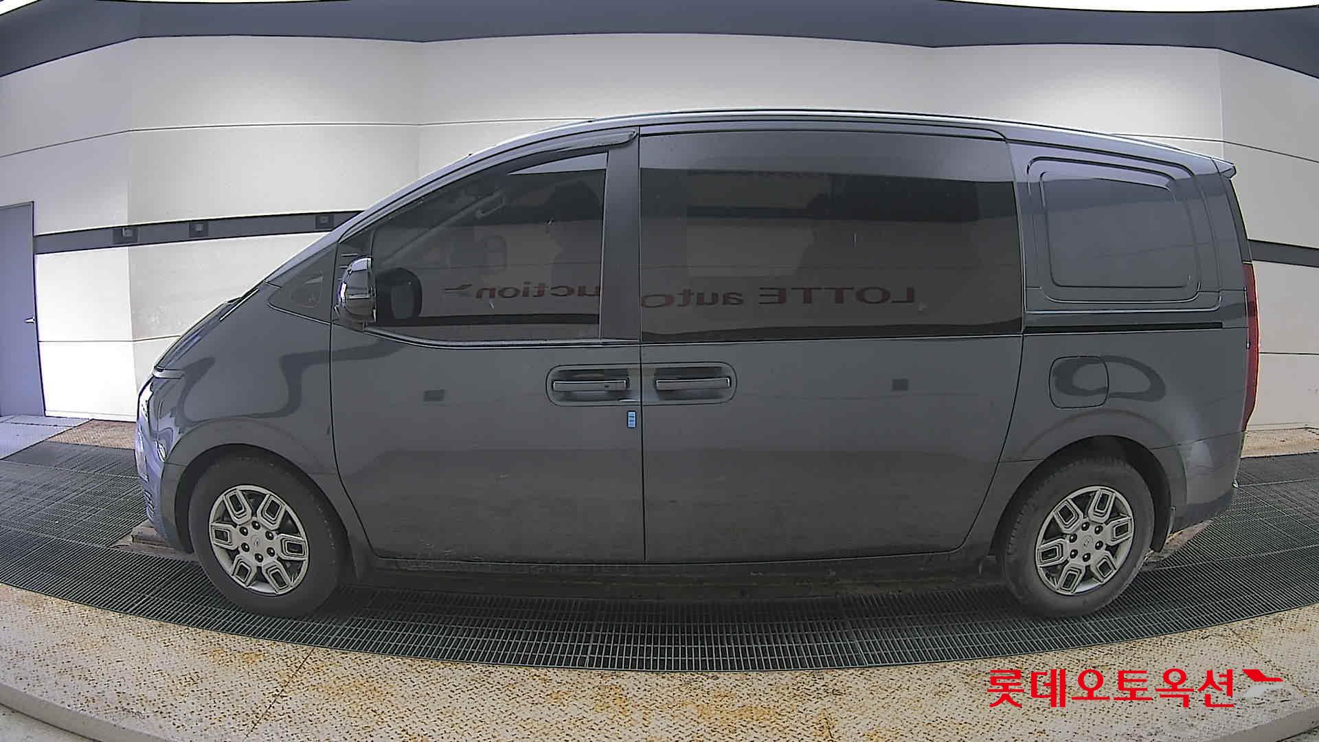 هيونداي ستاريا 2022 - صورة 13