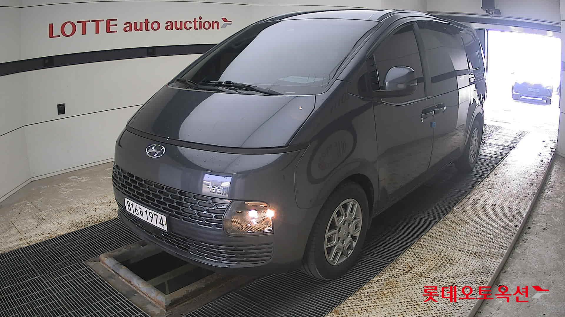 هيونداي ستاريا 2022 - صورة 3