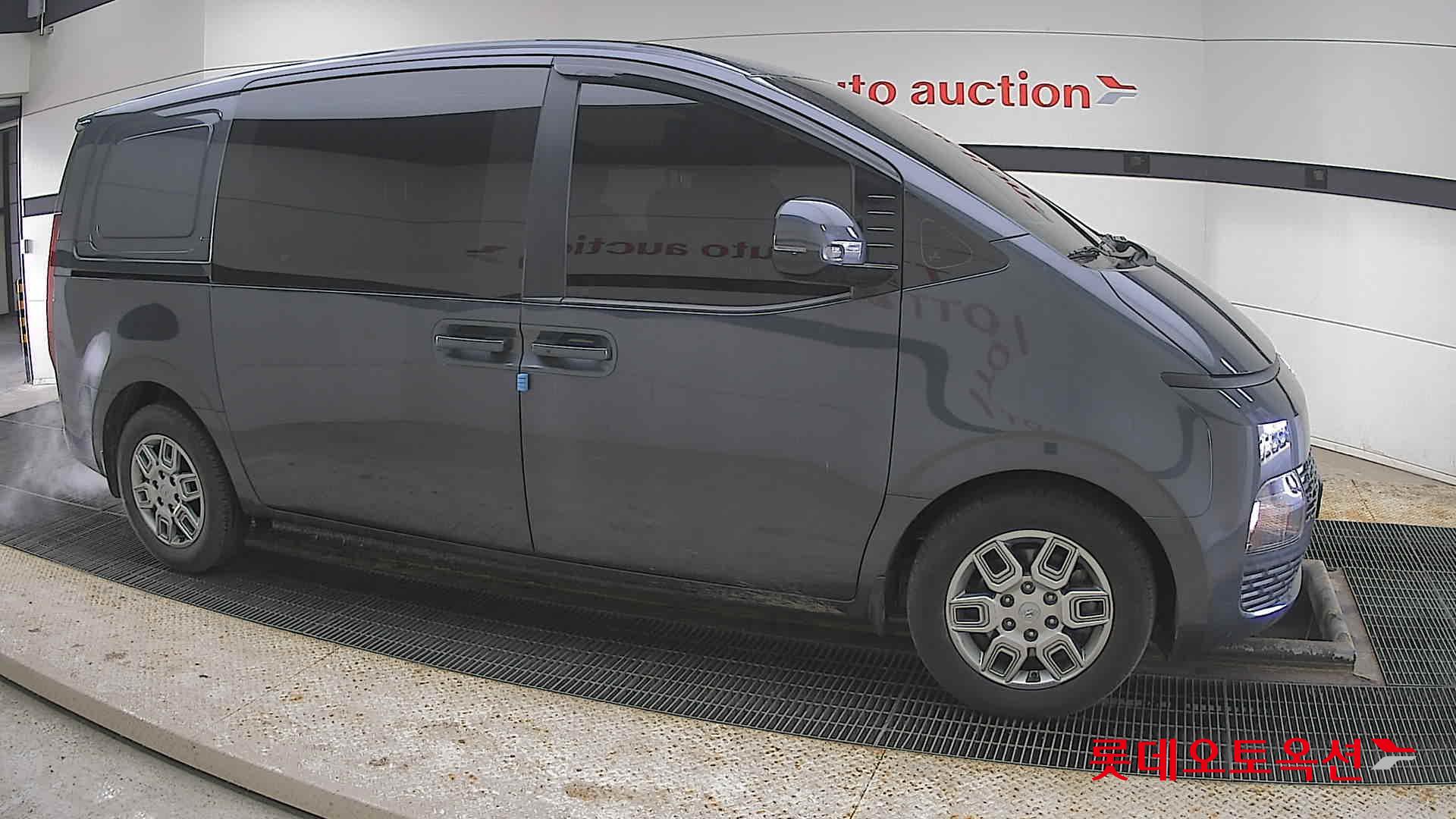 هيونداي ستاريا 2022 - صورة 22