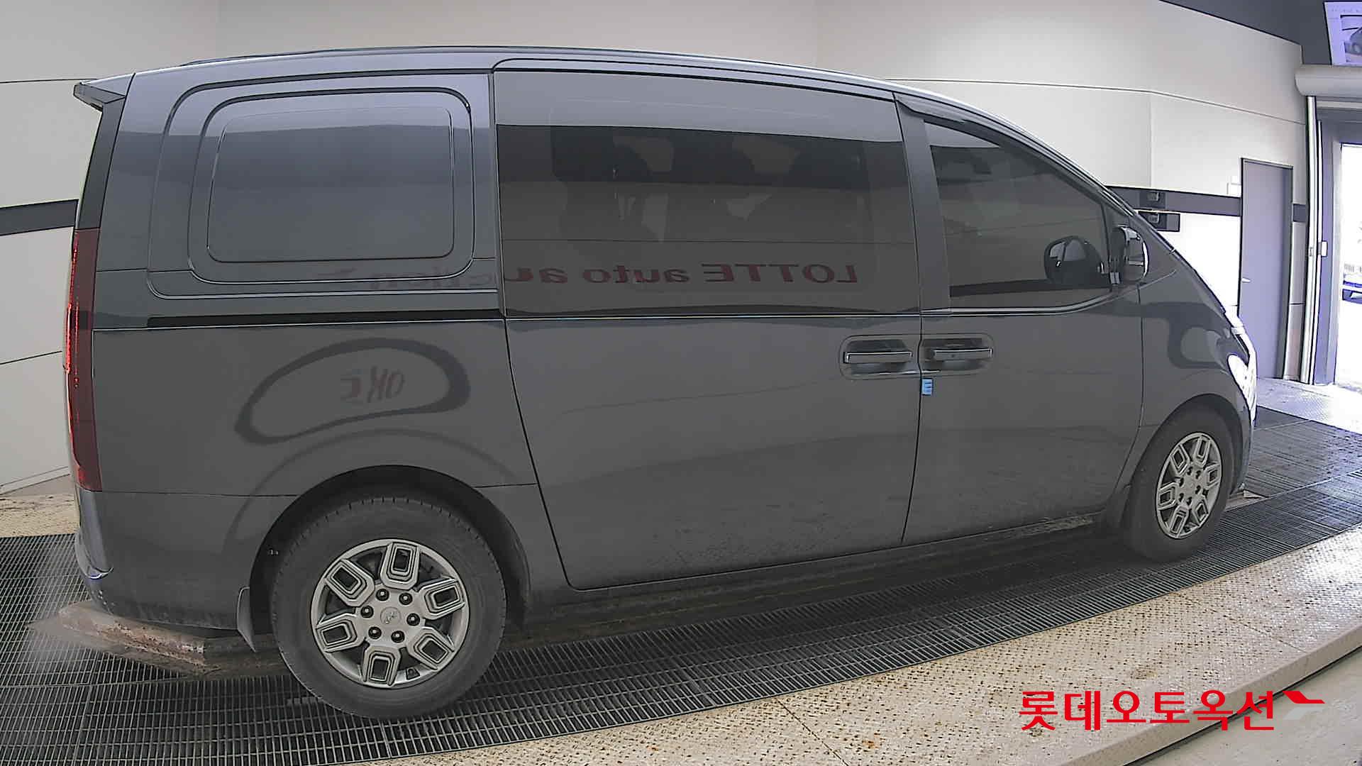 هيونداي ستاريا 2022 - صورة 20