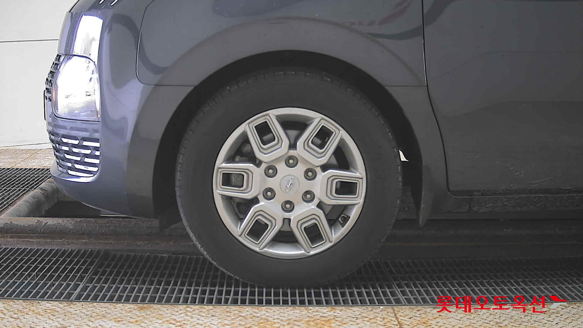 هيونداي ستاريا 2022 - صورة 25