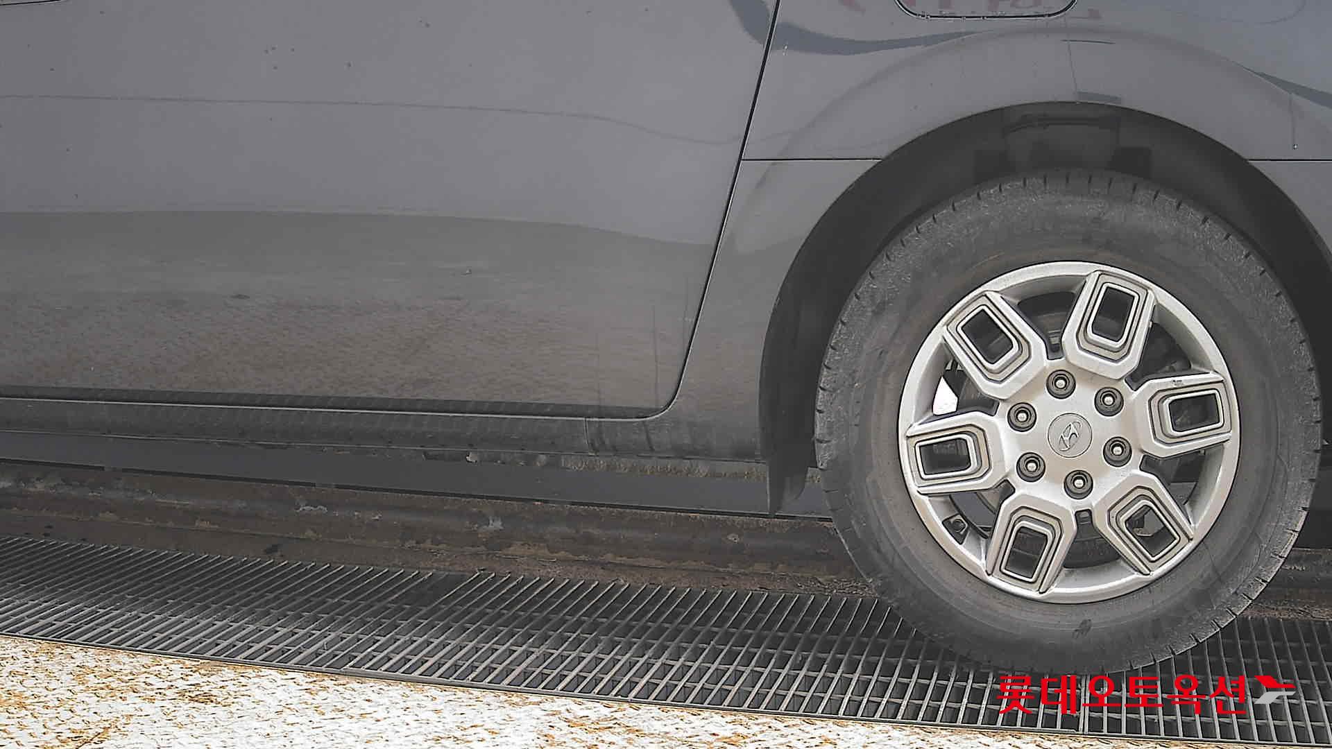 هيونداي ستاريا 2022 - صورة 26