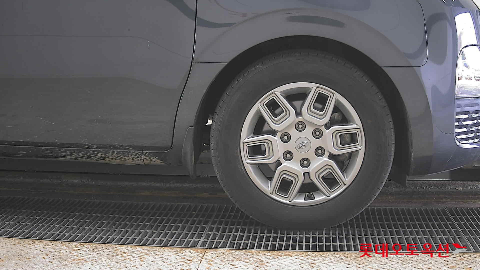 هيونداي ستاريا 2022 - صورة 27