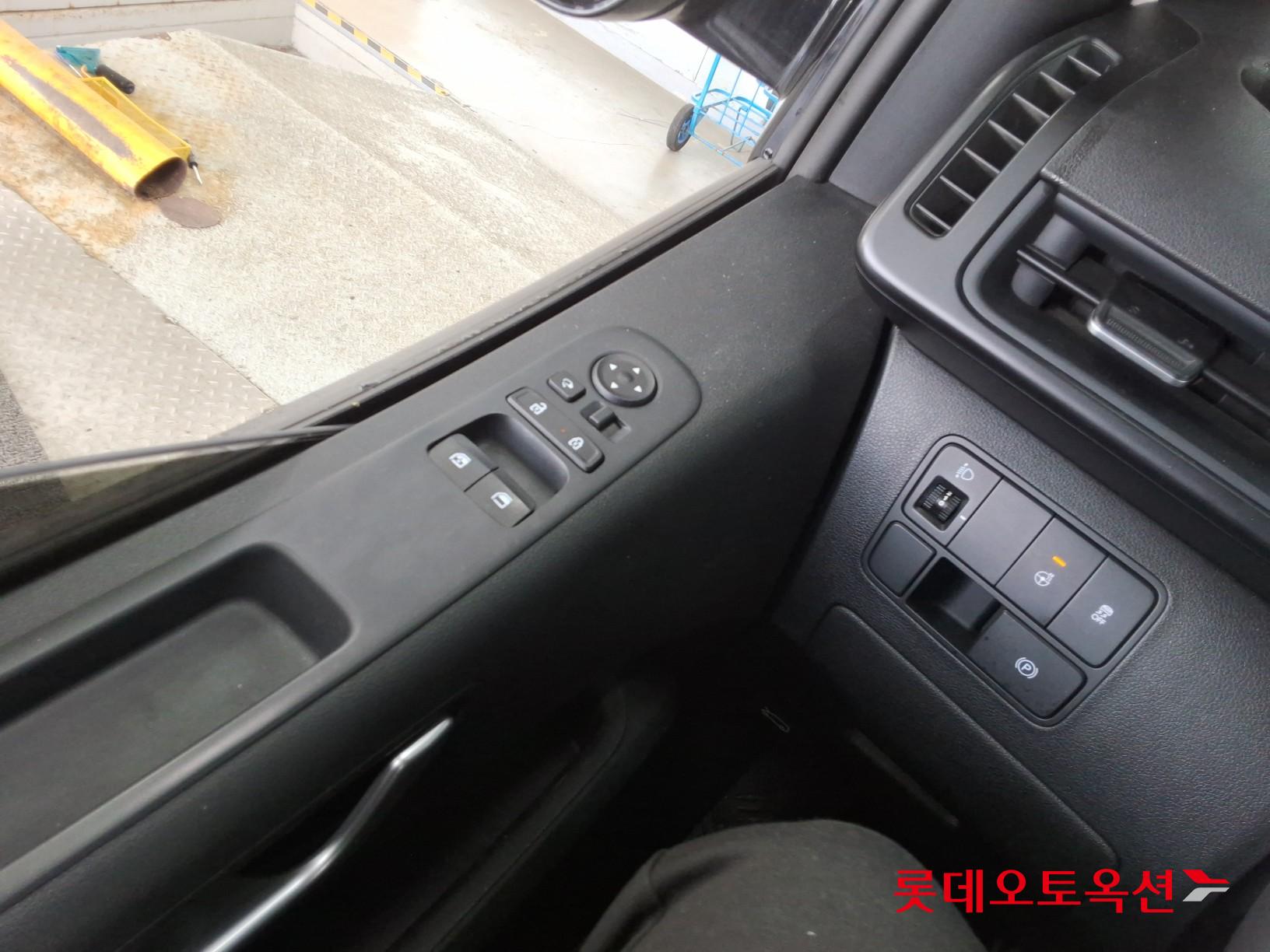 هيونداي ستاريا 2022 - صورة 29