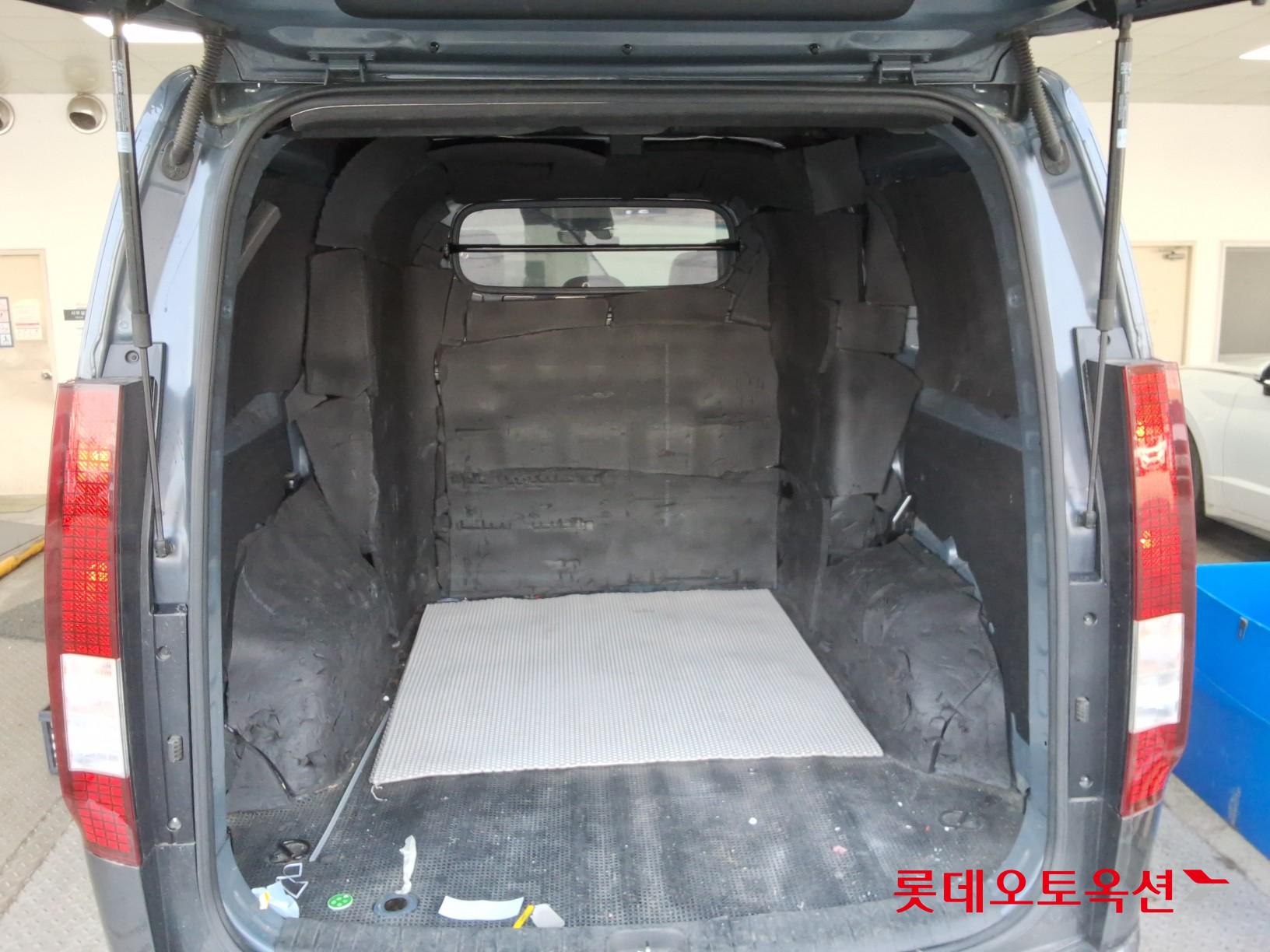 هيونداي ستاريا 2022 - صورة 9