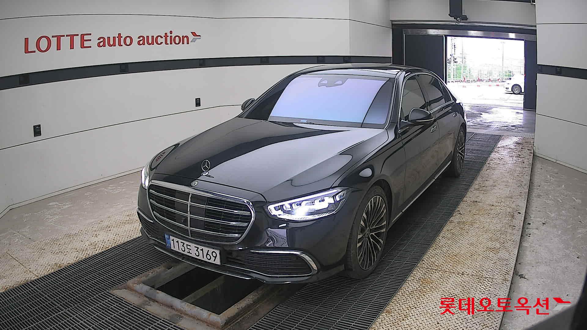 2021 - Mercedes-Benz S580
