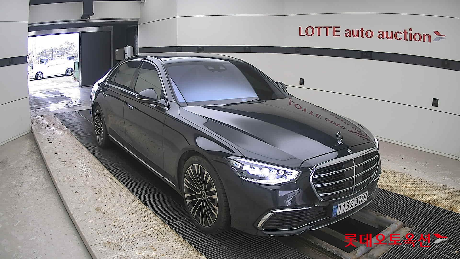2021 - Mercedes-Benz S580