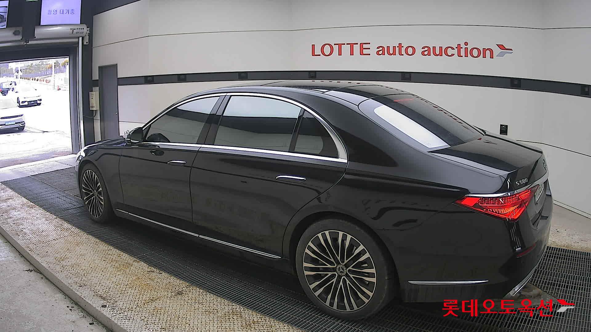 2021 - Mercedes-Benz S580