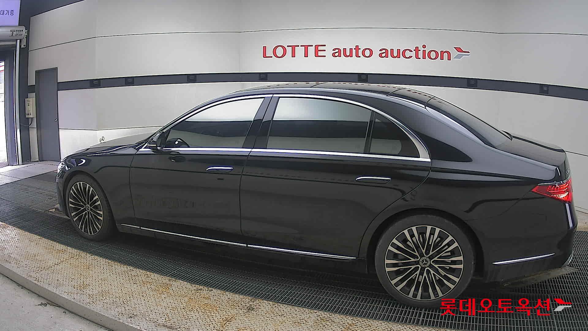 2021 - Mercedes-Benz S580