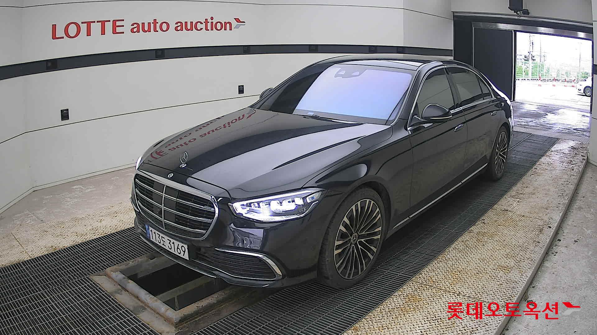 2021 - Mercedes-Benz S580