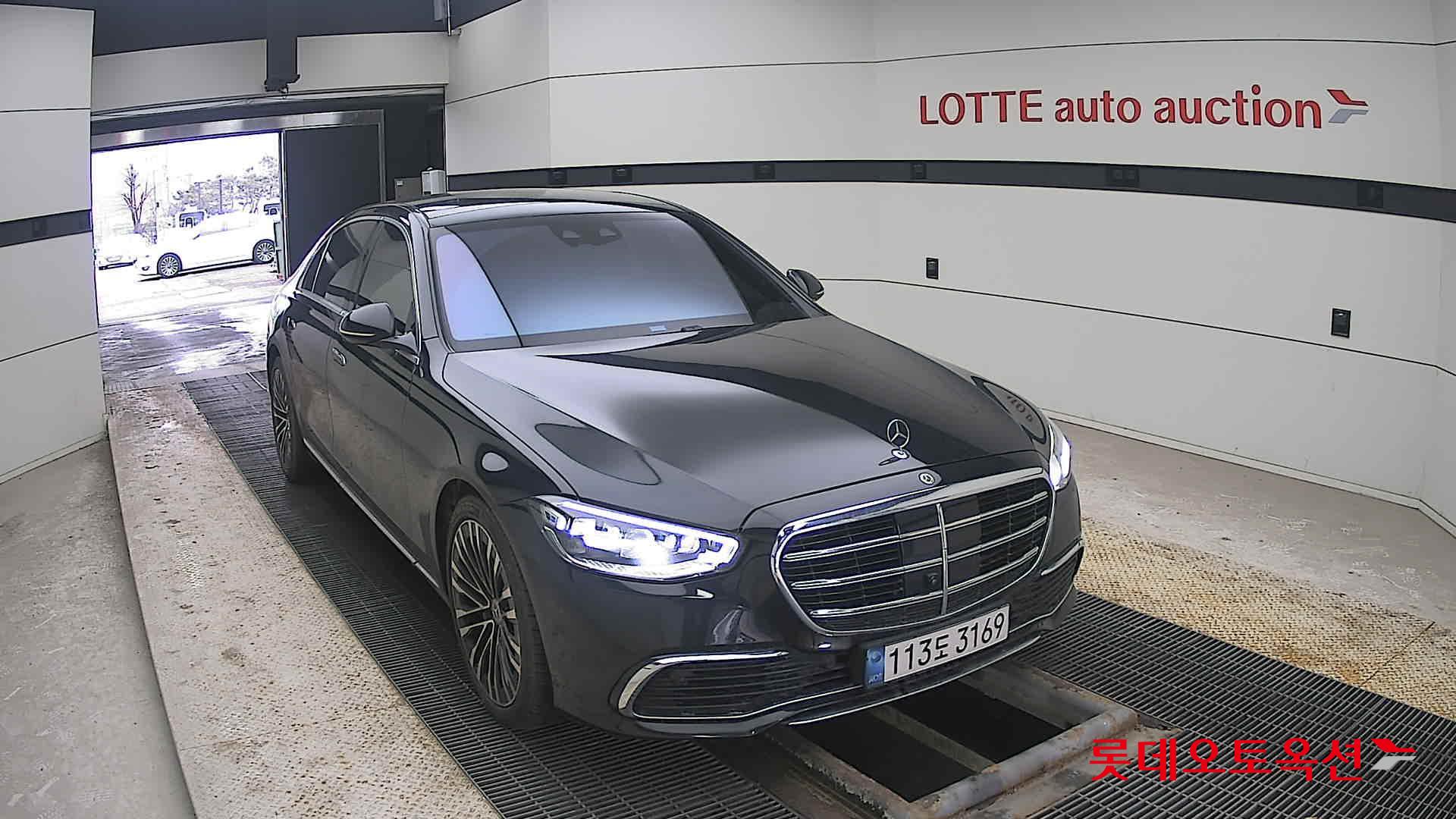 2021 - Mercedes-Benz S580