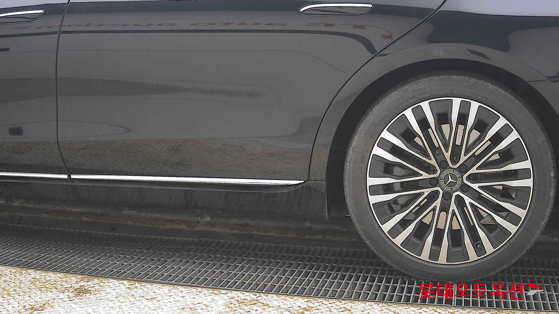 2021 - Mercedes-Benz S580