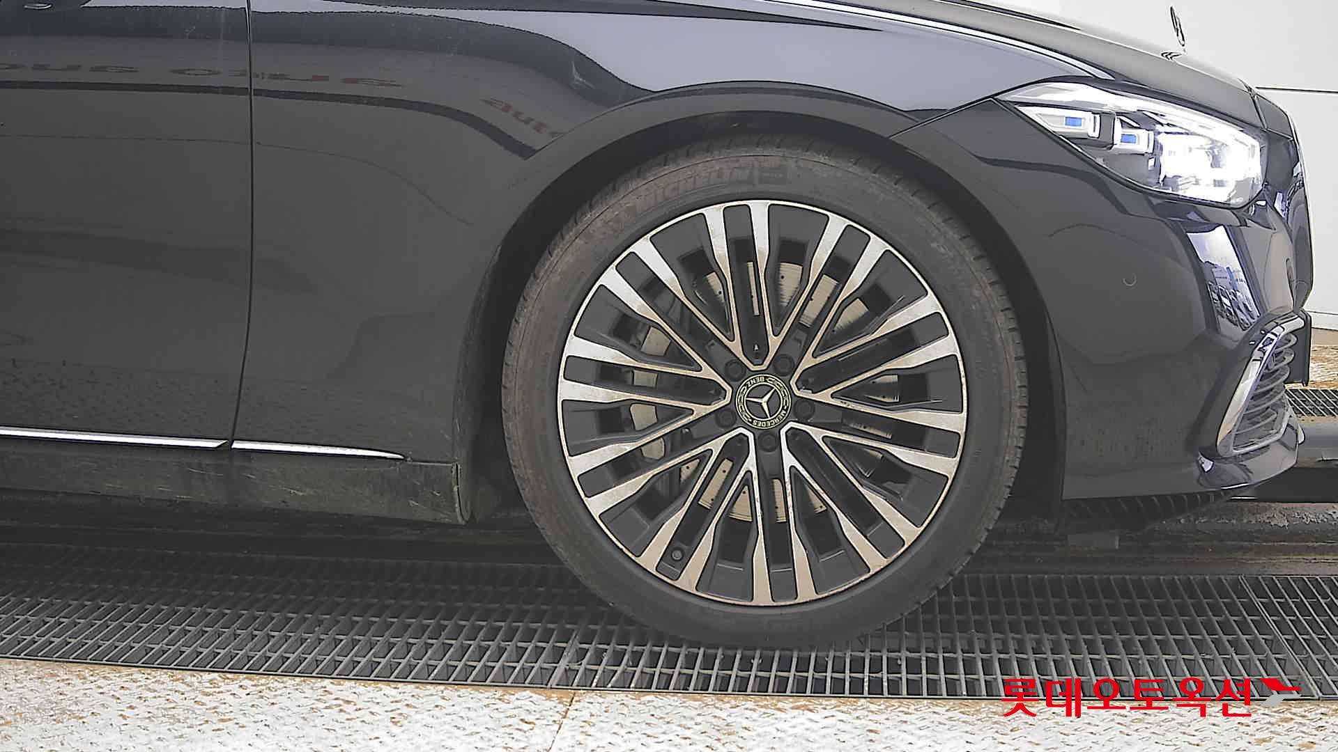 2021 - Mercedes-Benz S580