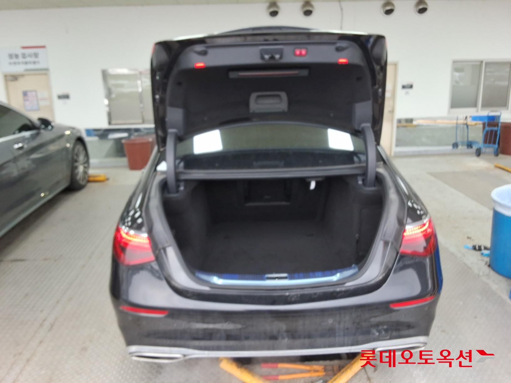 2021 - Mercedes-Benz S580