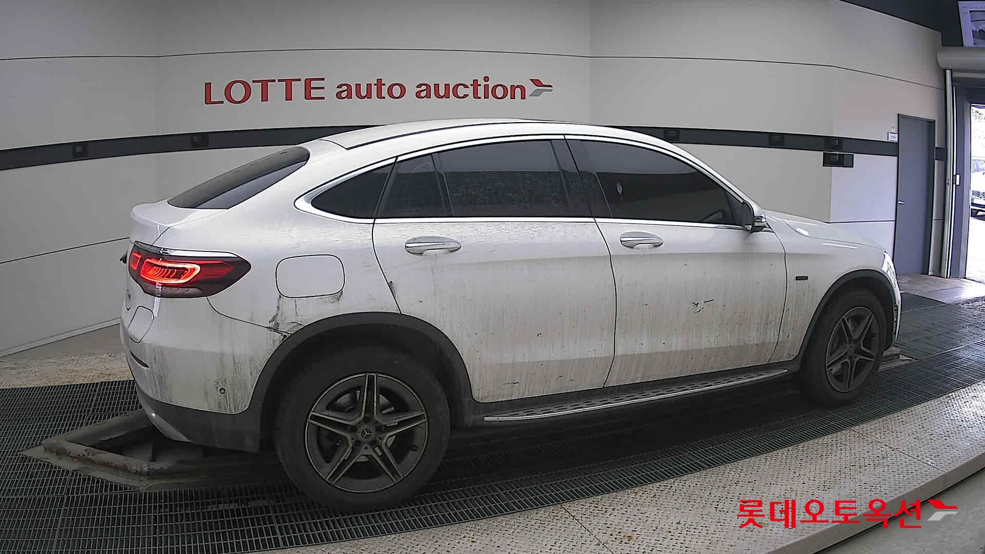 2021 - Mercedes-Benz GLC300