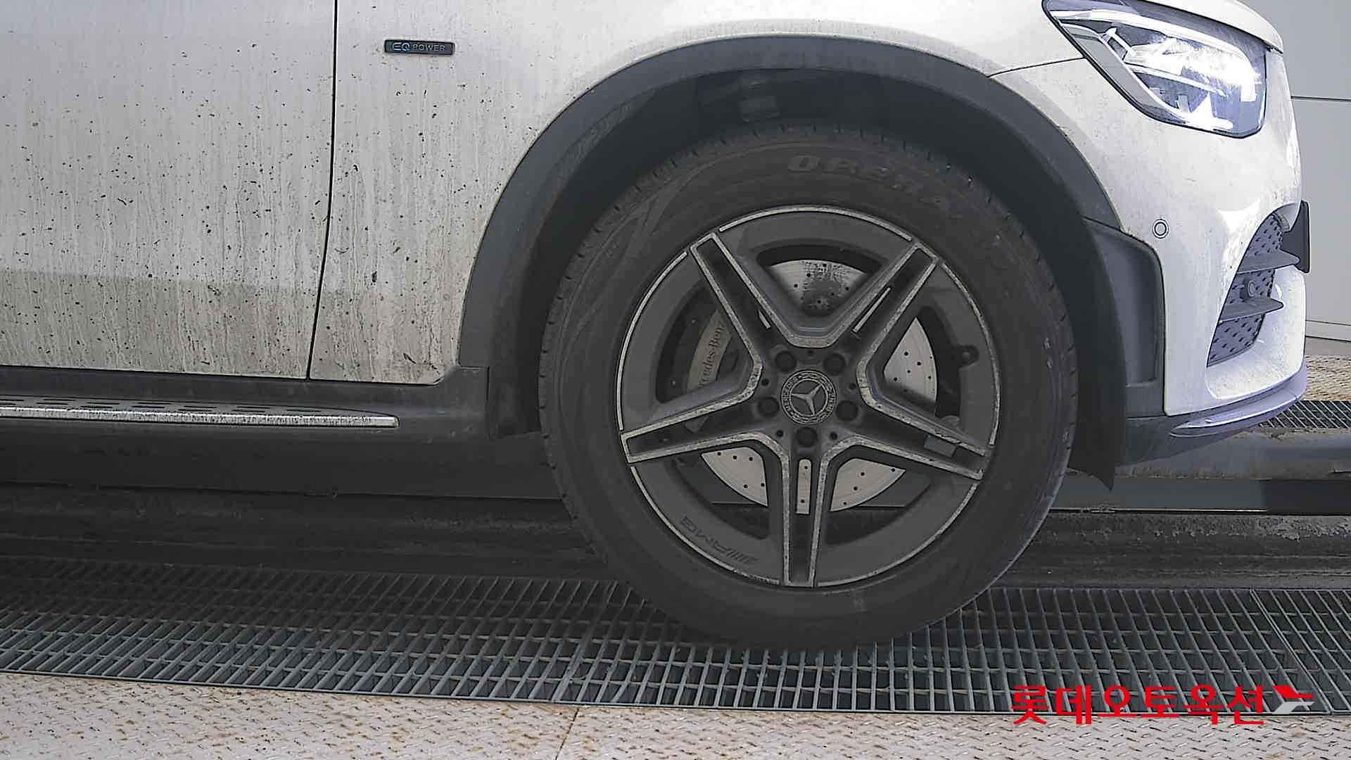 2021 - Mercedes-Benz GLC300