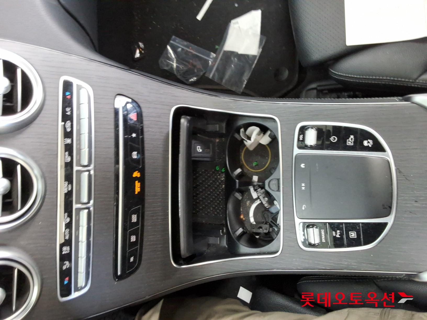 2021 - Mercedes-Benz GLC300