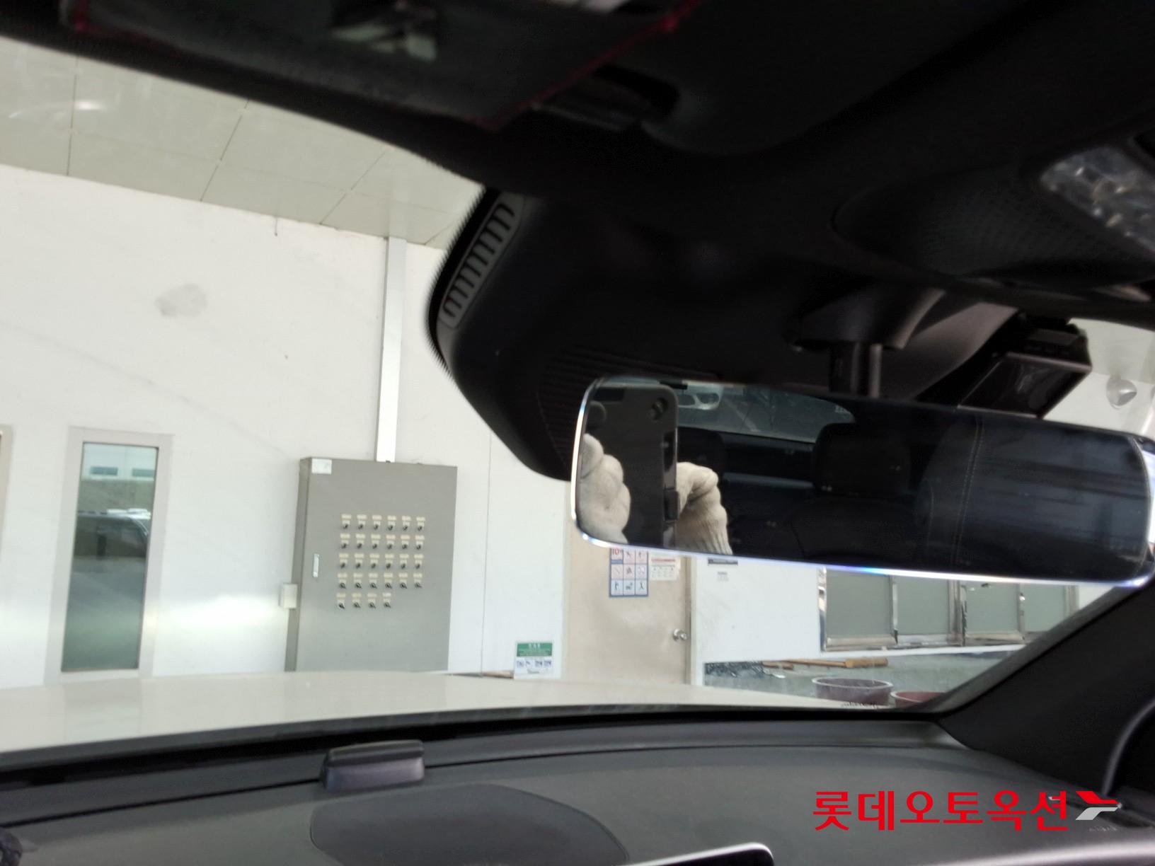 2021 - Mercedes-Benz GLC300