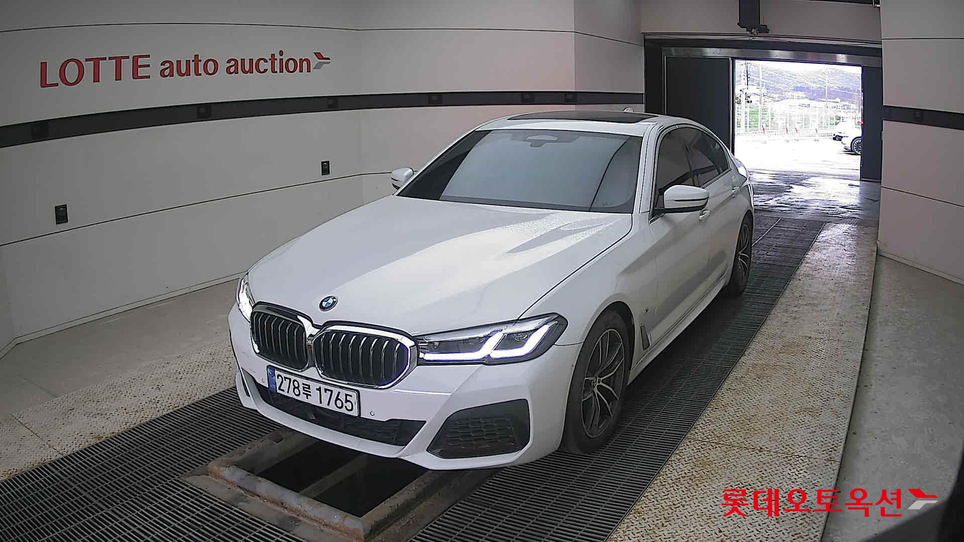 2023 - BMW 520I