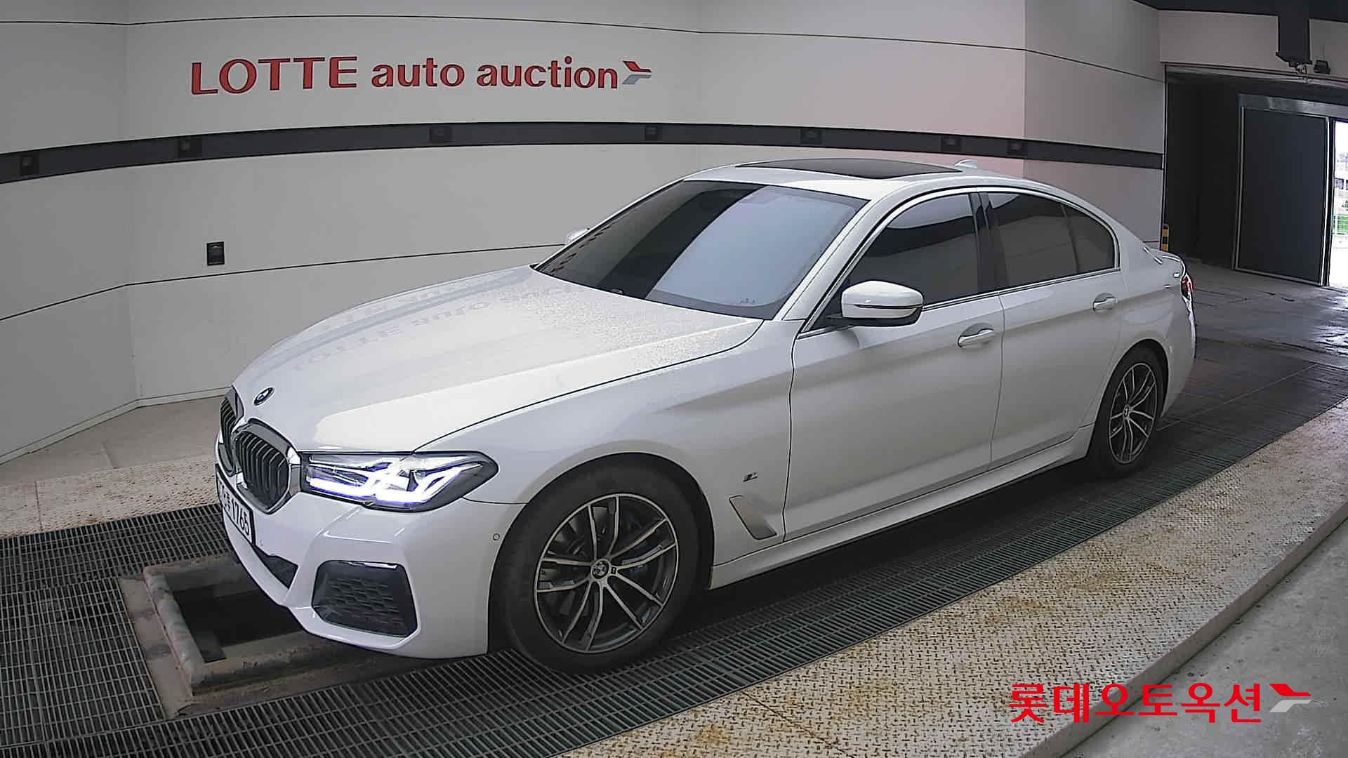2023 - BMW 520I