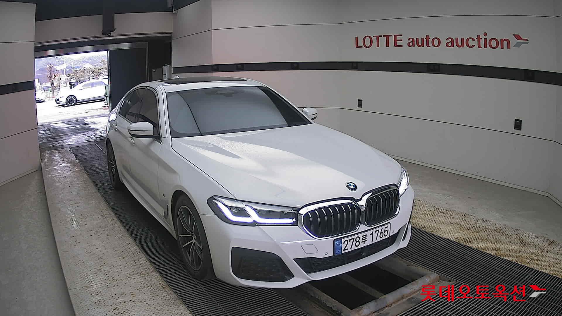 2023 - BMW 520I