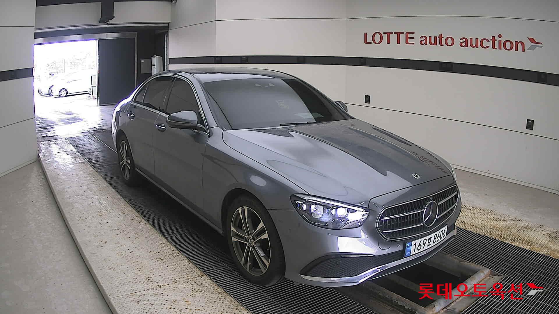 2022 - Mercedes-Benz E350