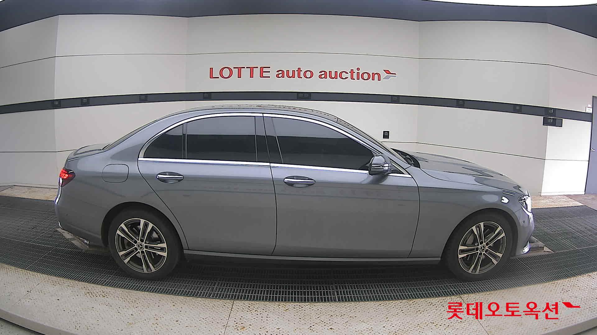 2022 - Mercedes-Benz E350