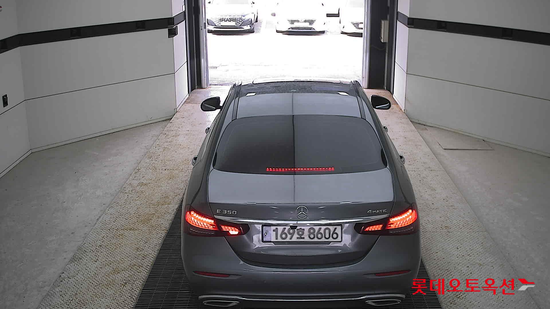 2022 - Mercedes-Benz E350