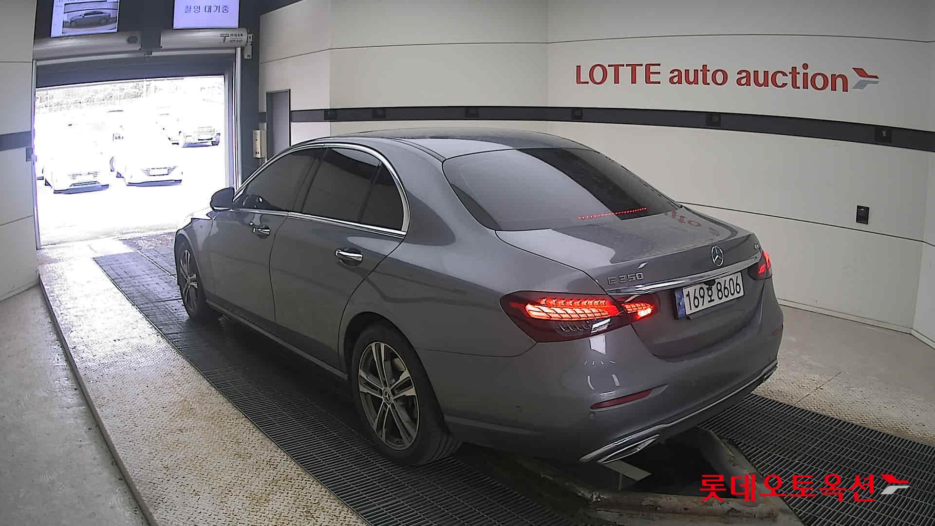 2022 - Mercedes-Benz E350