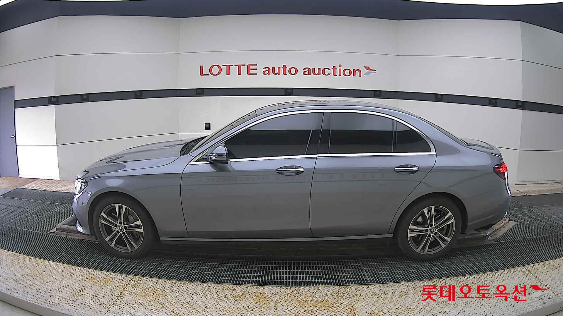 2022 - Mercedes-Benz E350