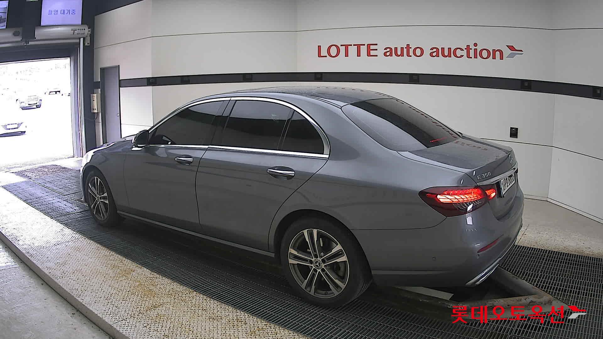 2022 - Mercedes-Benz E350