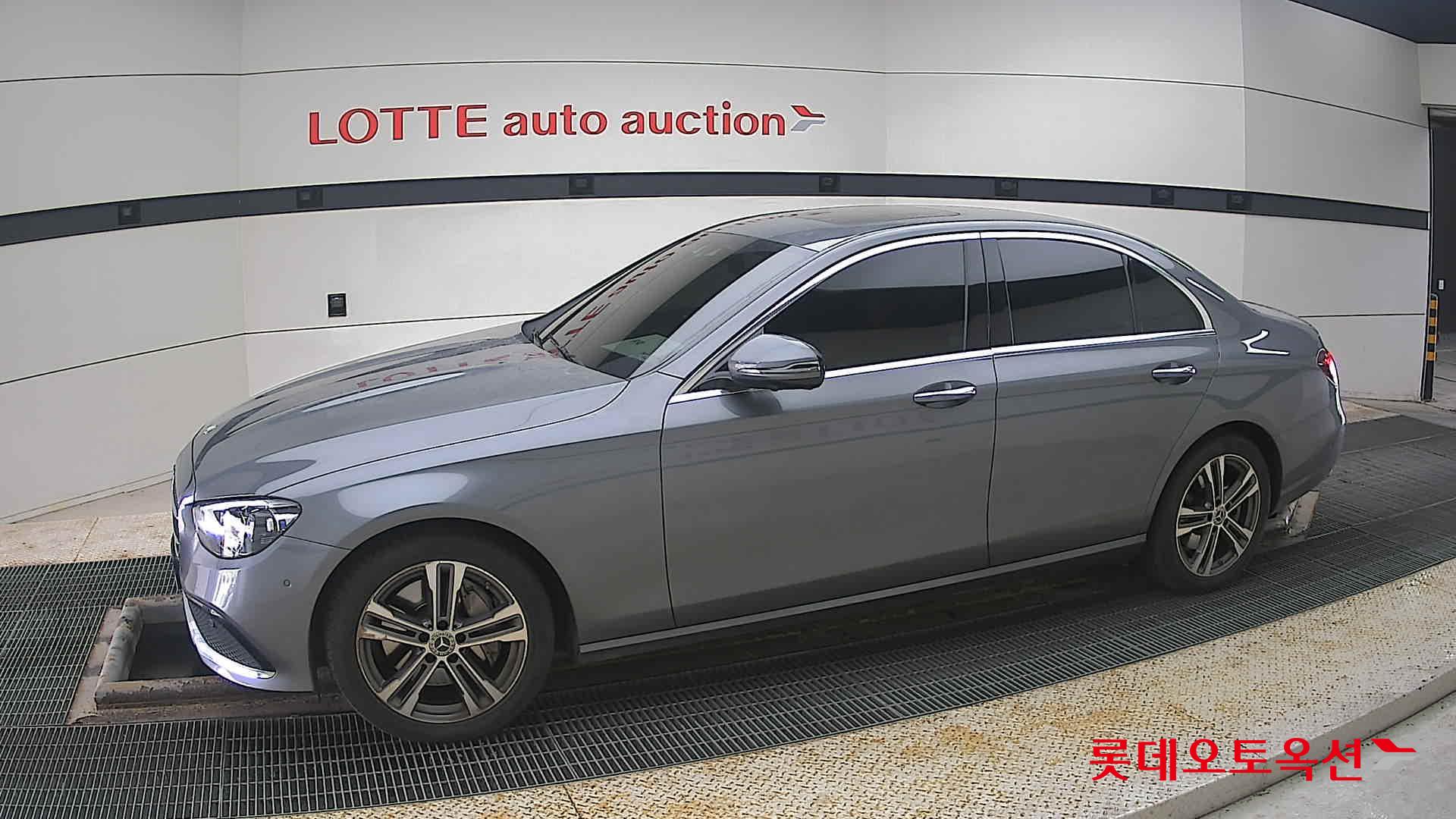 2022 - Mercedes-Benz E350