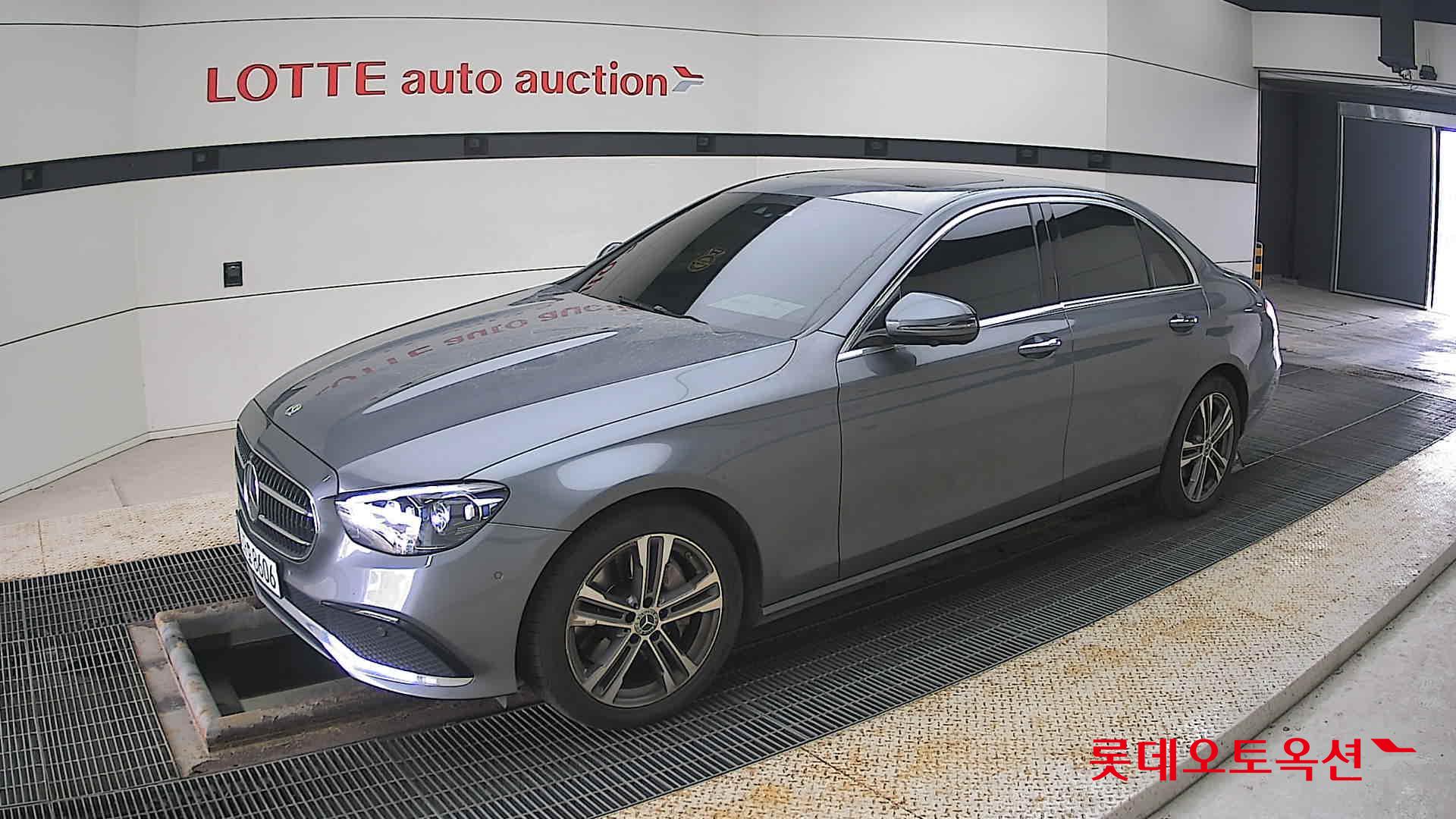 2022 - Mercedes-Benz E350