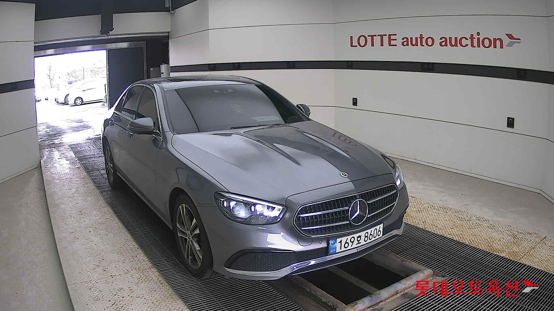 2022 - Mercedes-Benz E350