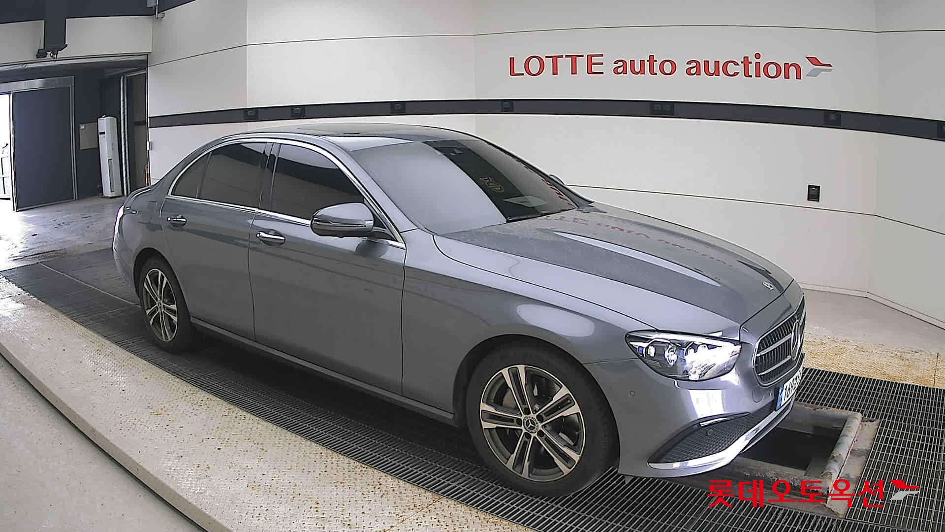 2022 - Mercedes-Benz E350