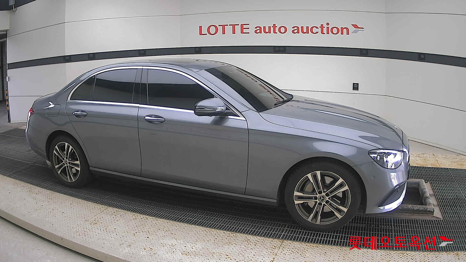 2022 - Mercedes-Benz E350