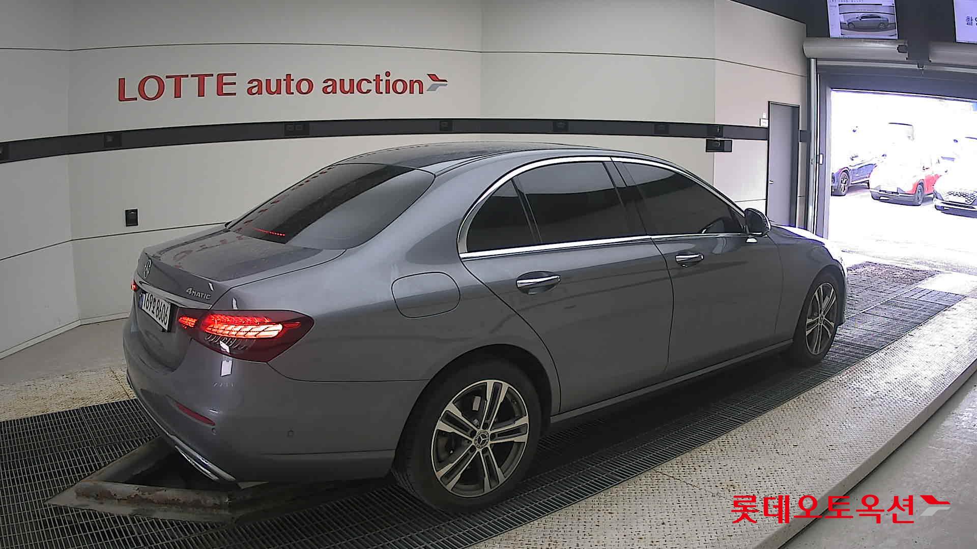 2022 - Mercedes-Benz E350