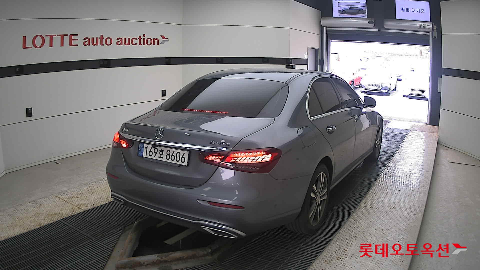 2022 - Mercedes-Benz E350