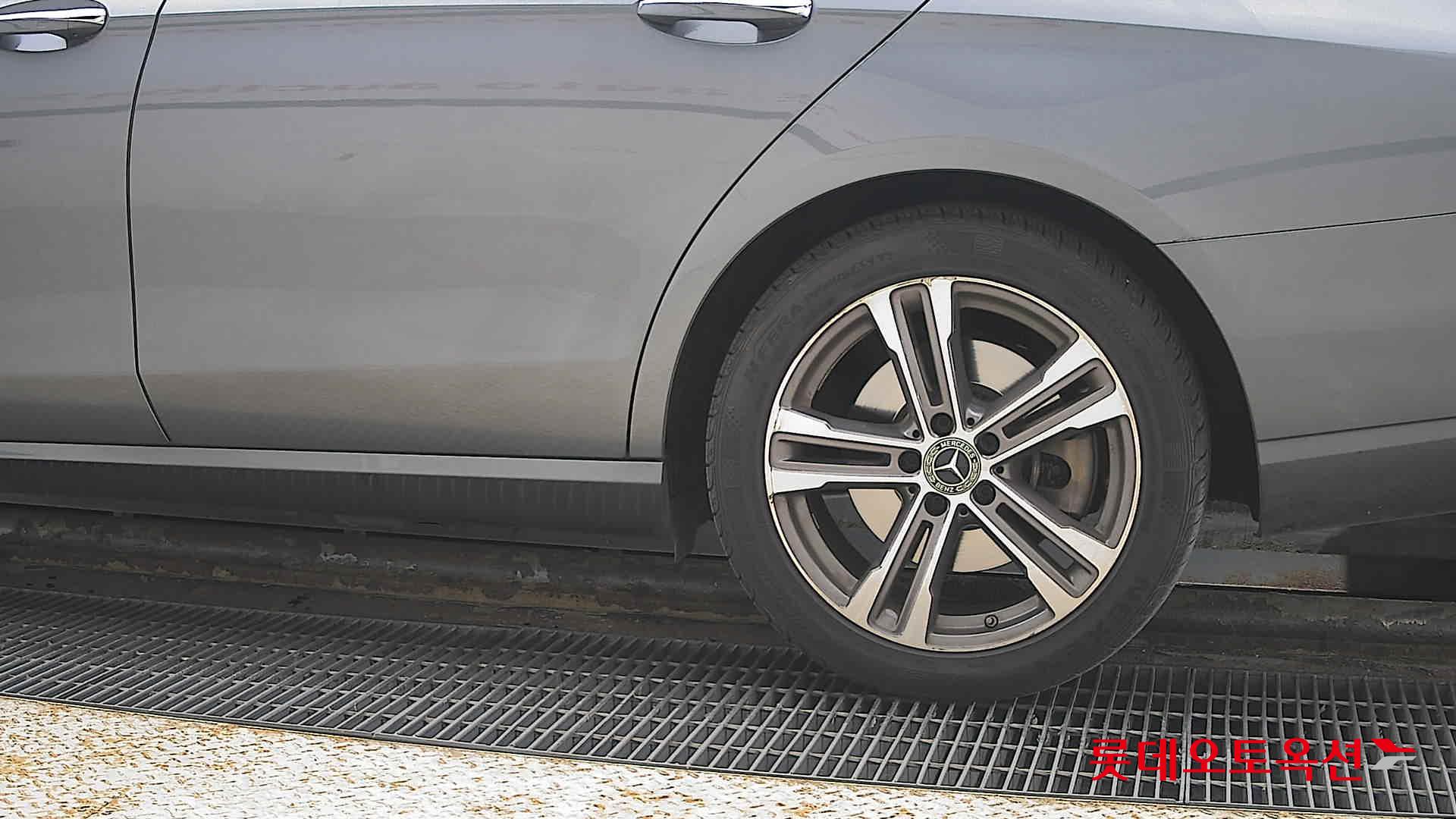 2022 - Mercedes-Benz E350