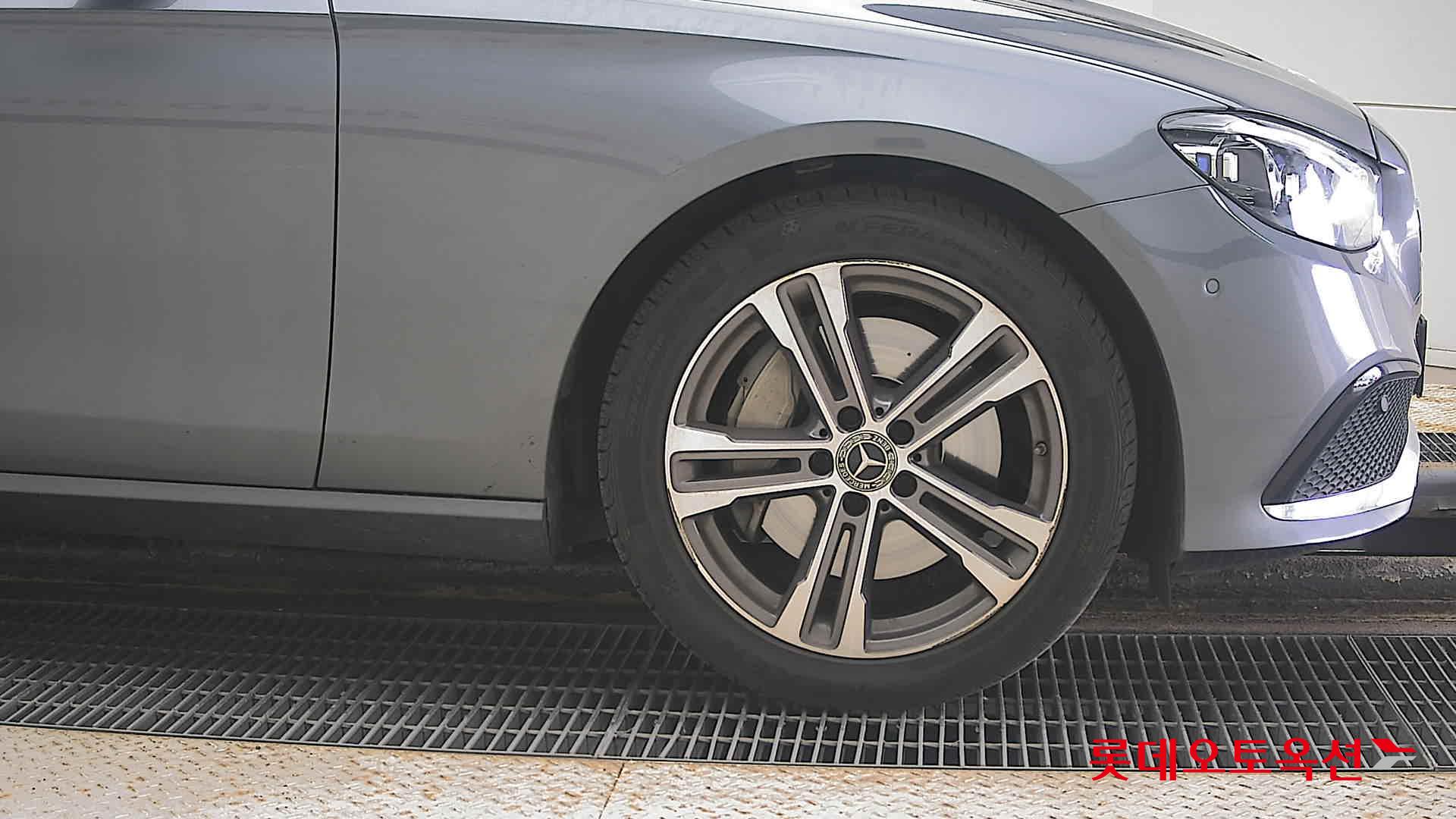 2022 - Mercedes-Benz E350