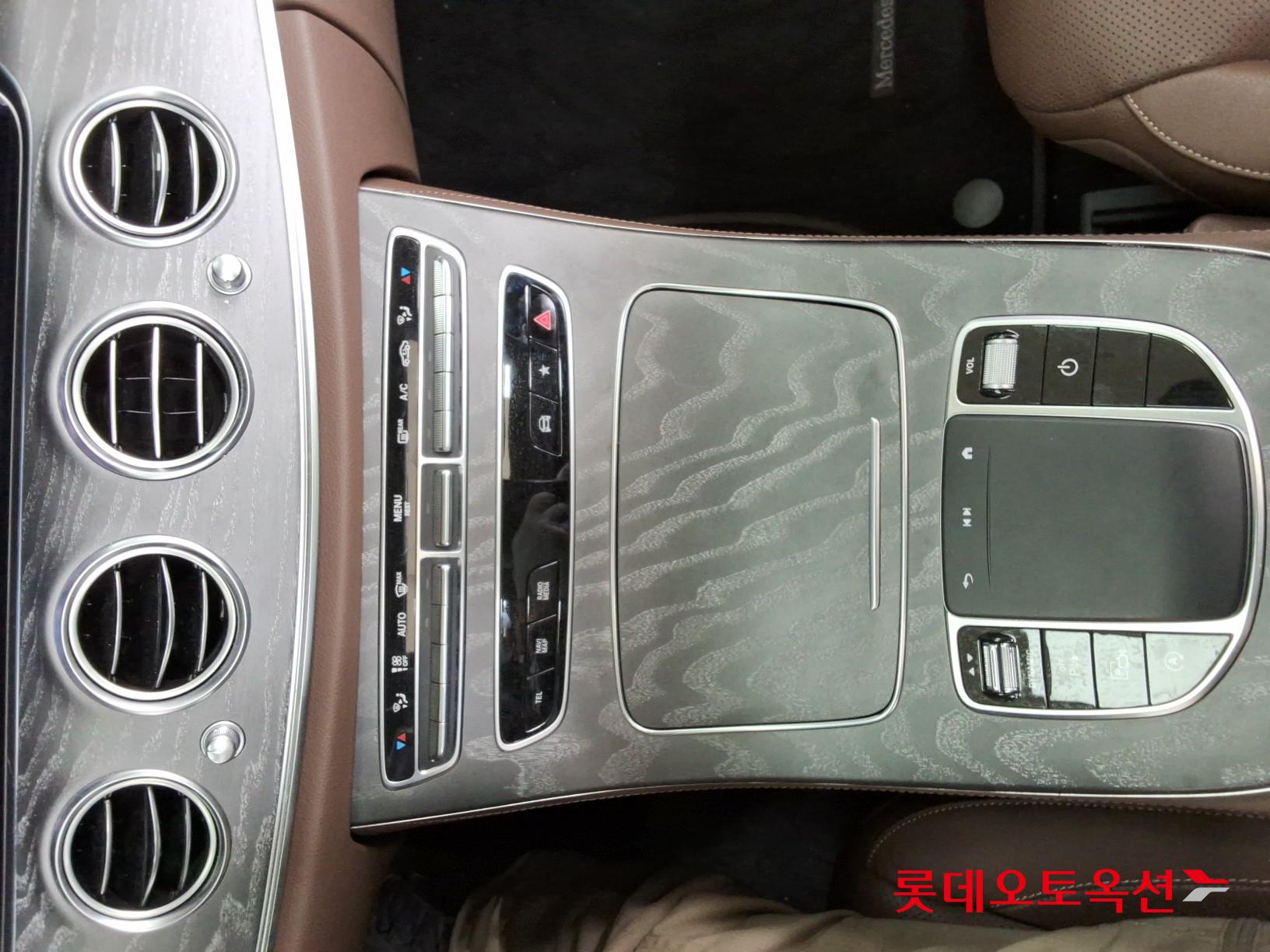 2022 - Mercedes-Benz E350