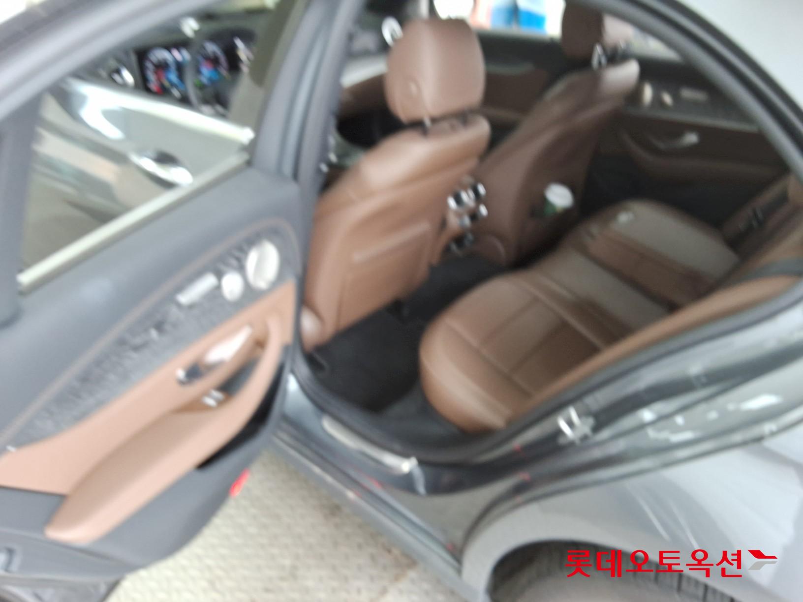 2022 - Mercedes-Benz E350