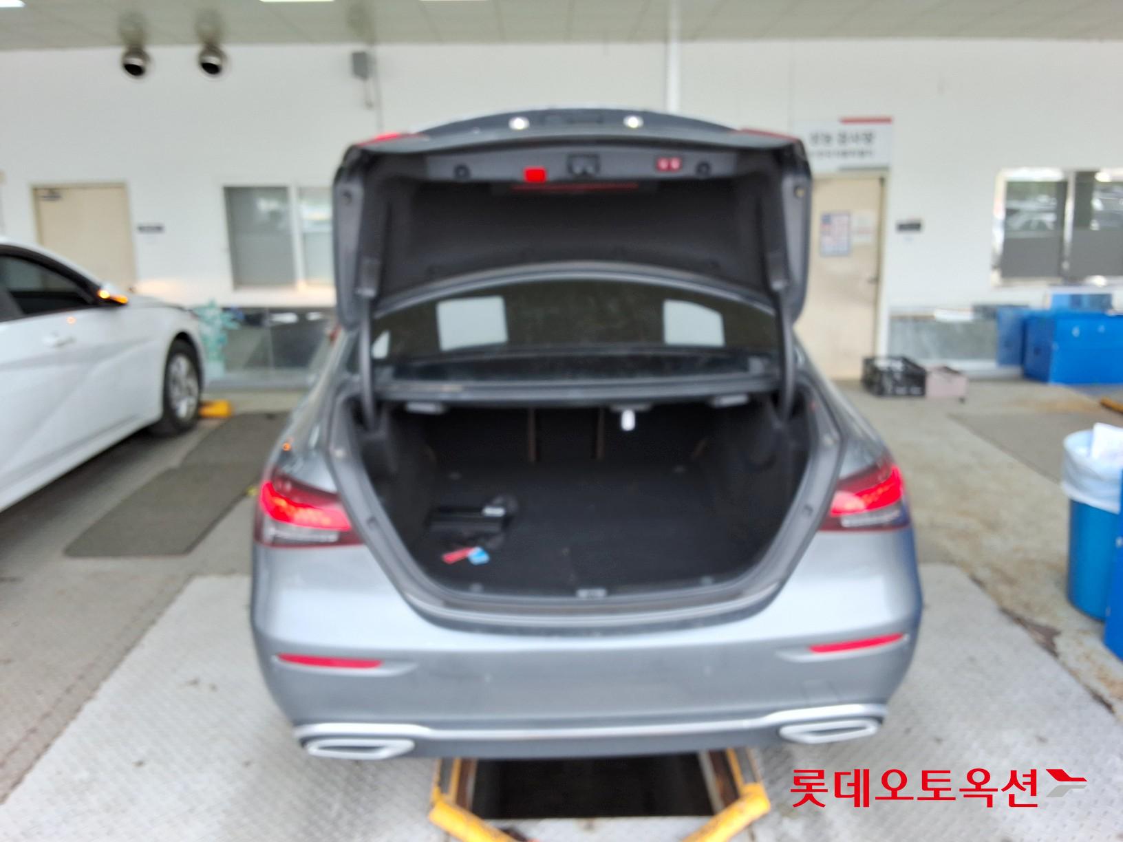 2022 - Mercedes-Benz E350