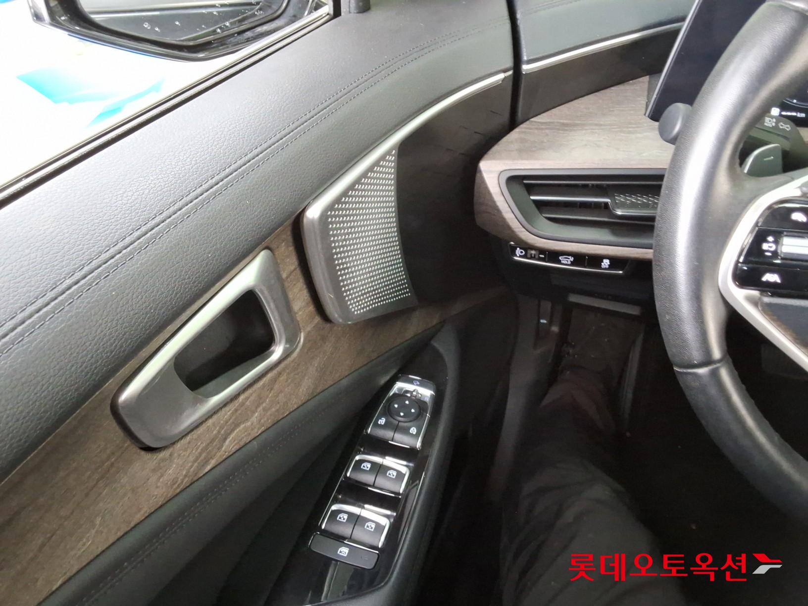 2023 - kia k8