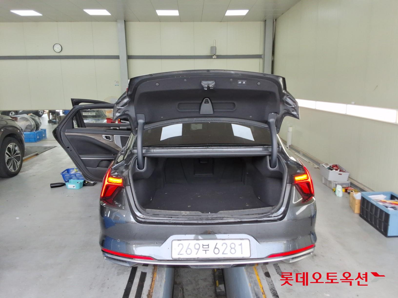 2023 - kia k8