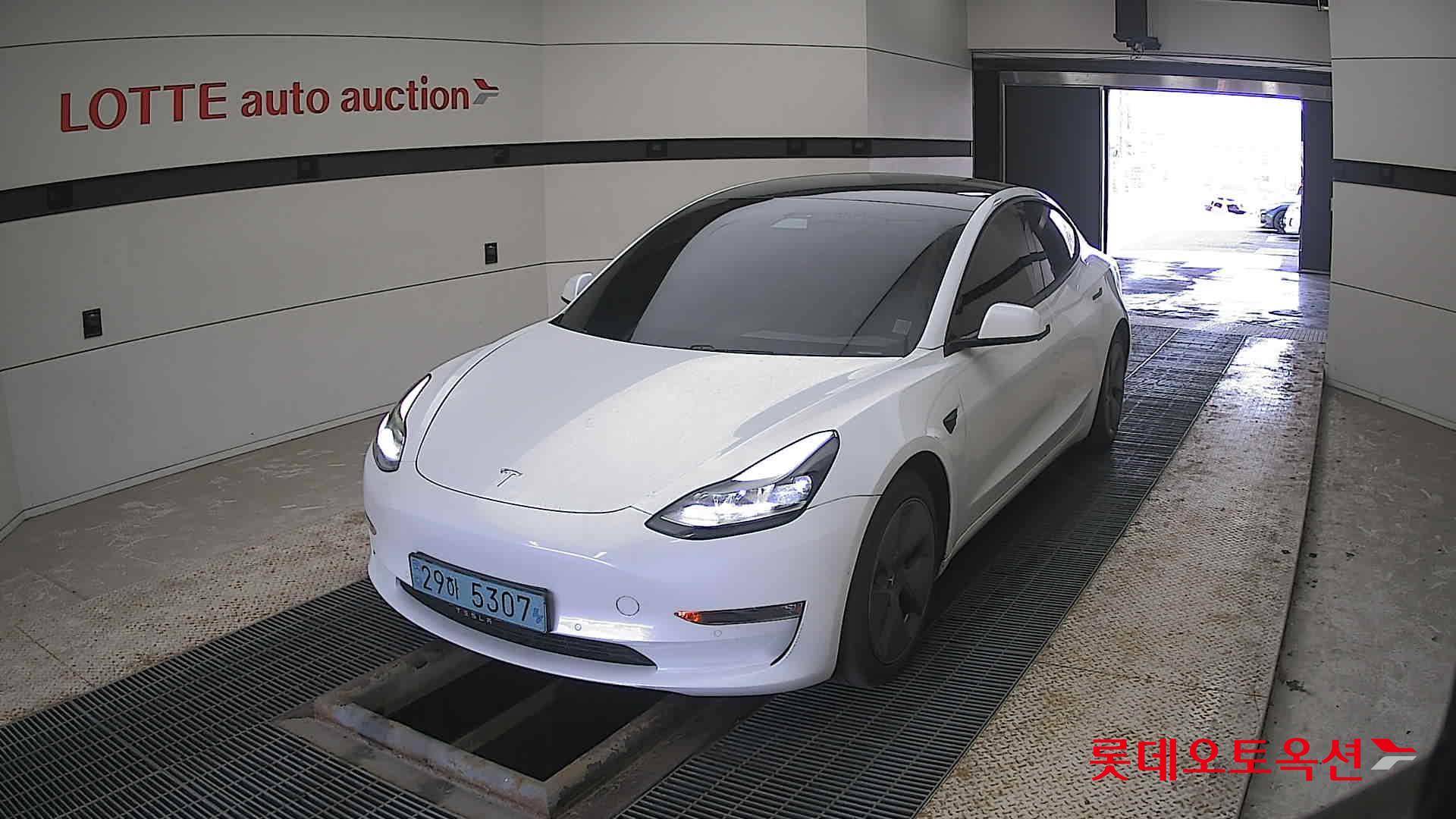 TESLA Model 3 2021 - 이미지 10